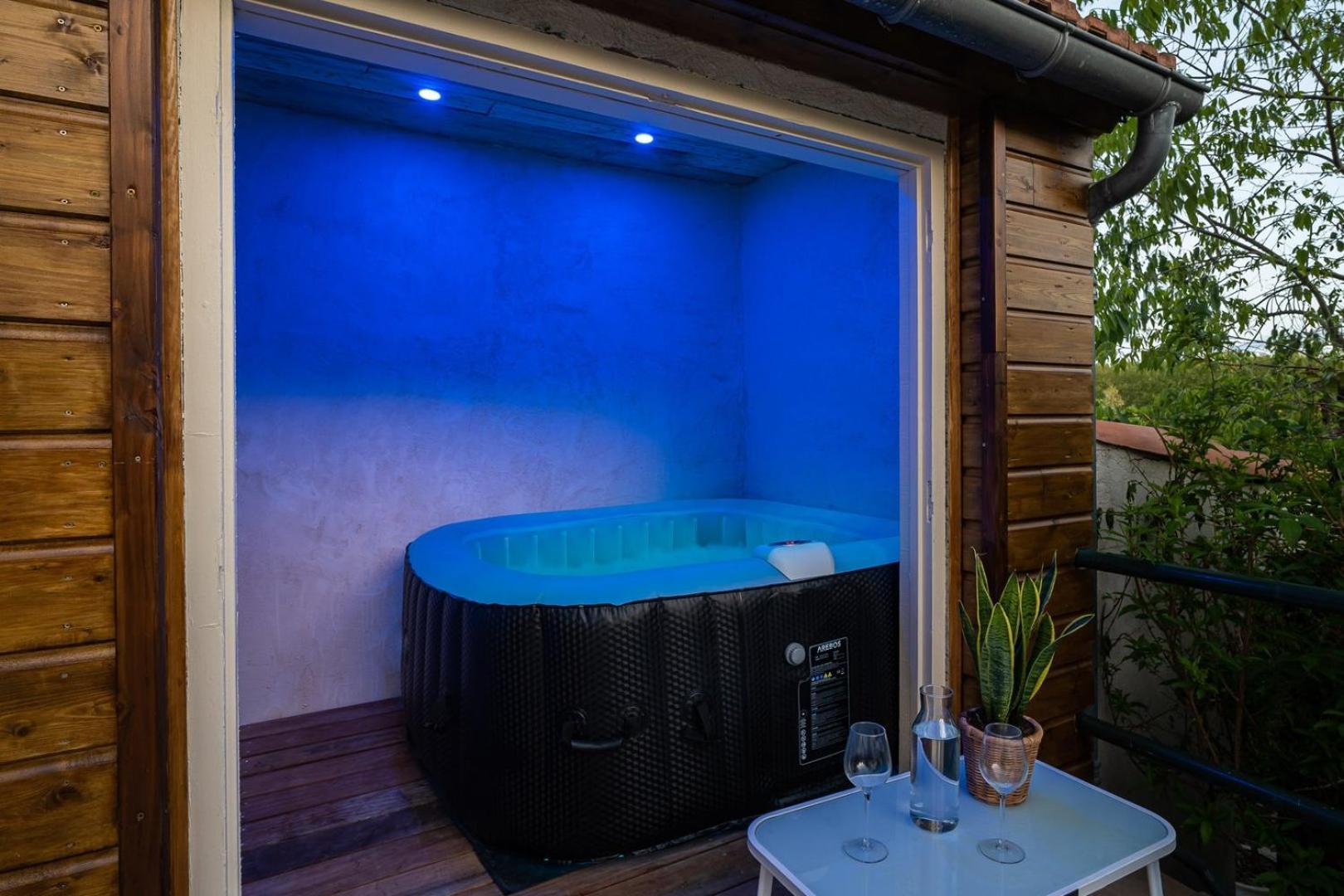 Апартаменты La Citadelle ~ Jacuzzi ~ Terrasse Каркассон Экстерьер фото