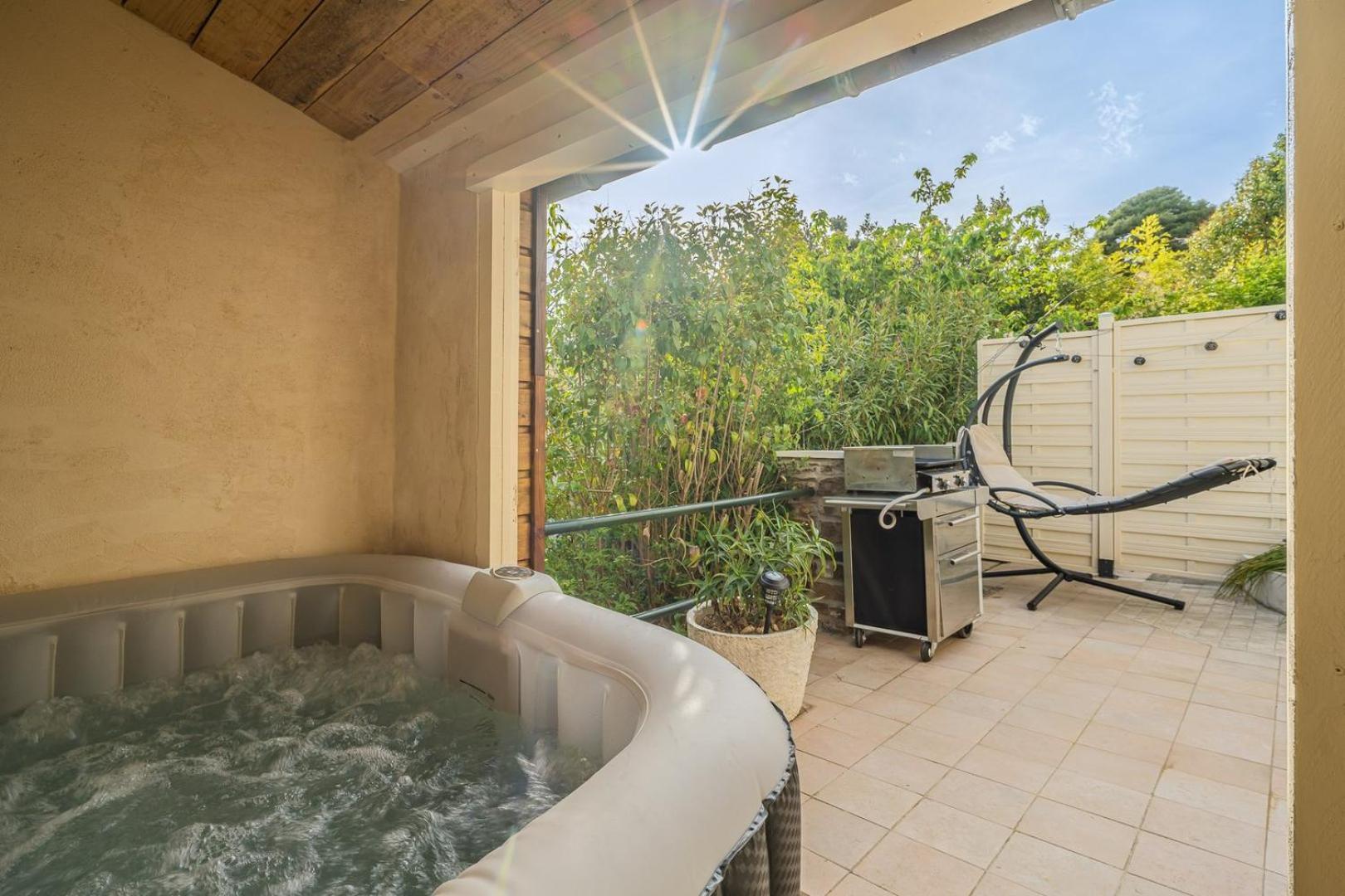 Апартаменты La Citadelle ~ Jacuzzi ~ Terrasse Каркассон Экстерьер фото